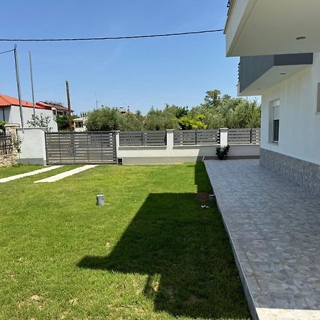 Adoniss Apartmentss Paralia Dionysiou Exterior photo
