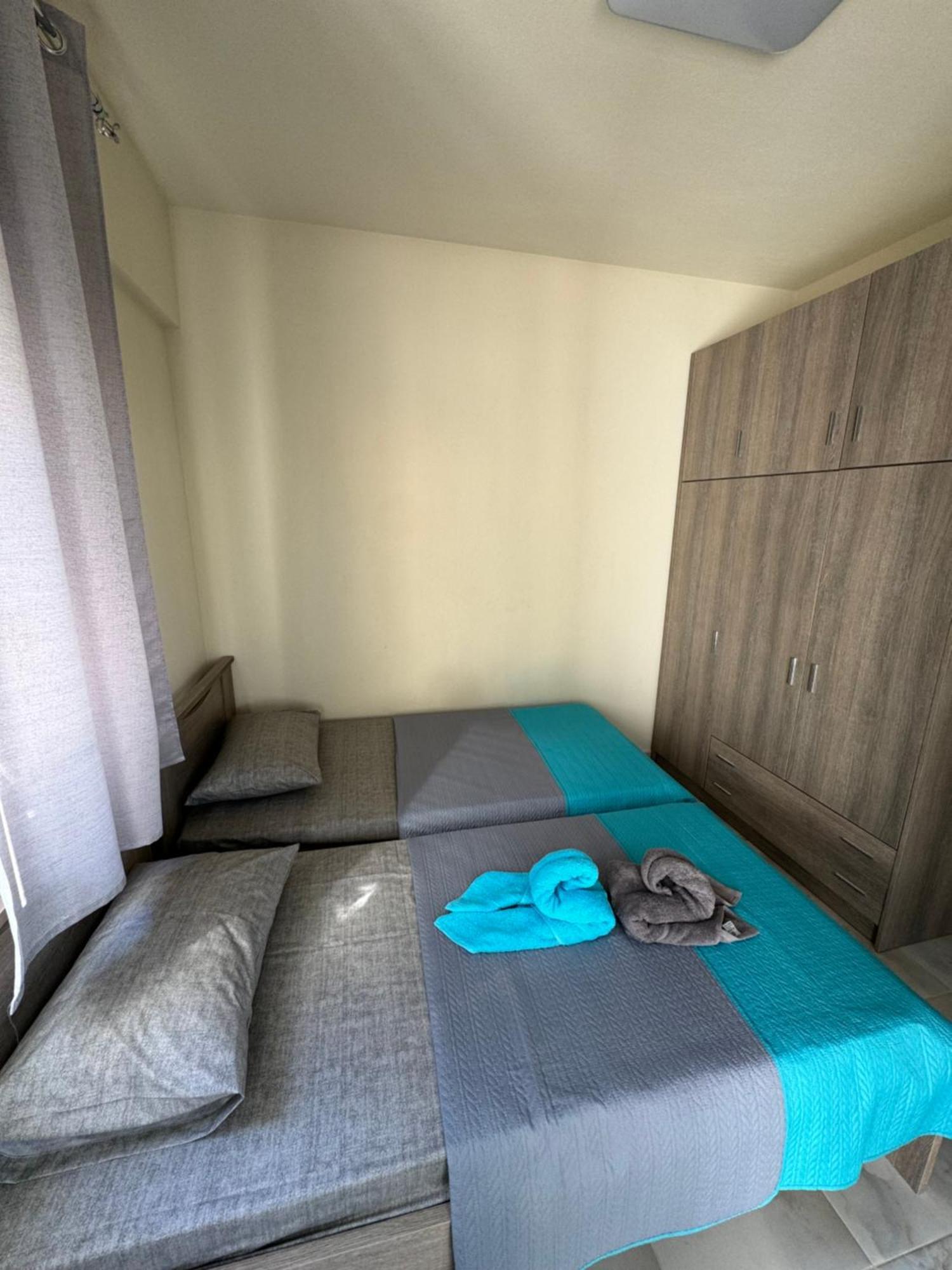 Adoniss Apartmentss Paralia Dionysiou Exterior photo